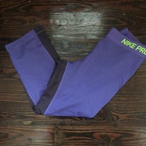 Nike Capri dryfit two tone workout pants Large